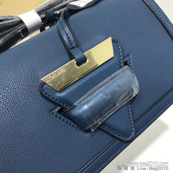 LOEWE羅意威 Barcelona 荔枝紋三角包 小牛皮肩背斜挎包 雜誌爆款  jdl1060